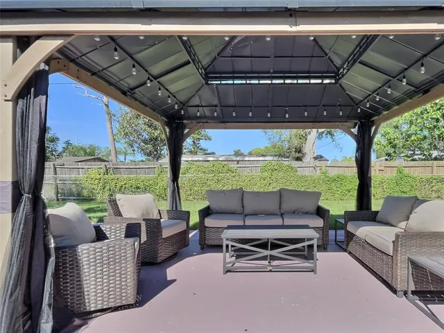 $3,500 | 4658 Maceachen Boulevard, Sarasota, FL 34233