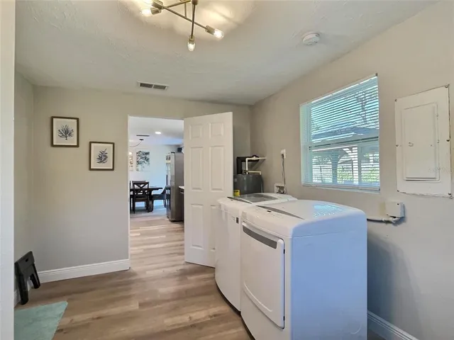 $3,500 | 4658 Maceachen Boulevard, Sarasota, FL 34233