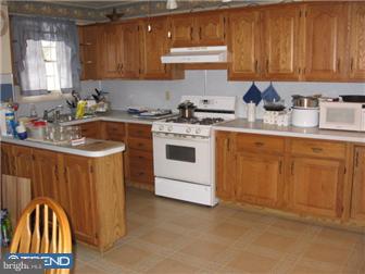 2125 Spring Street Reading, PA 19609 - Photo 4 of 11 Gallery Image 4