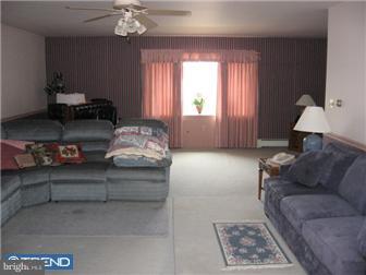 2125 Spring Street Reading, PA 19609 - Photo 6 of 11 Family Room