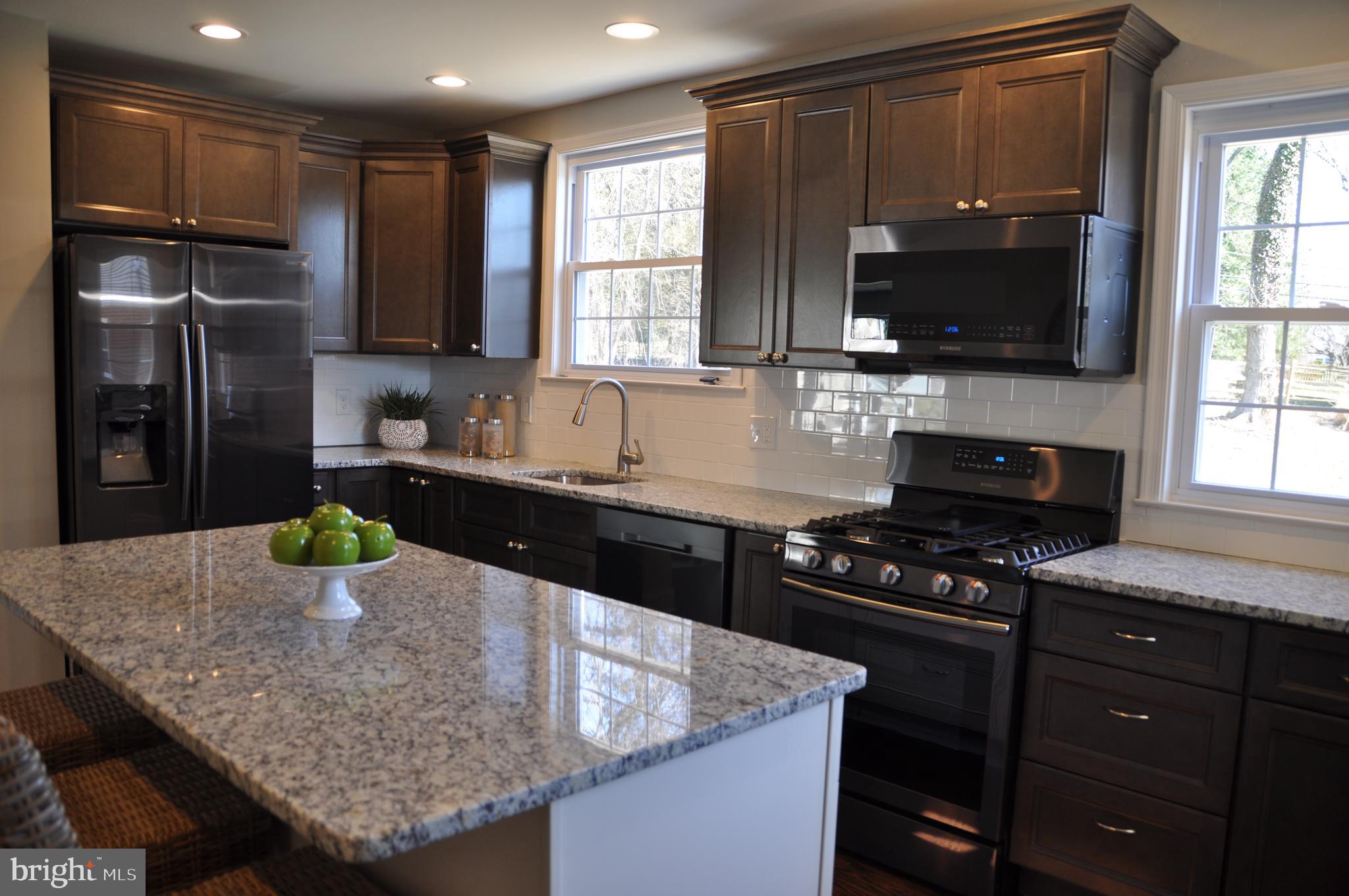 270 Ellis Road Havertown, PA 19083 - Photo 10 of 45