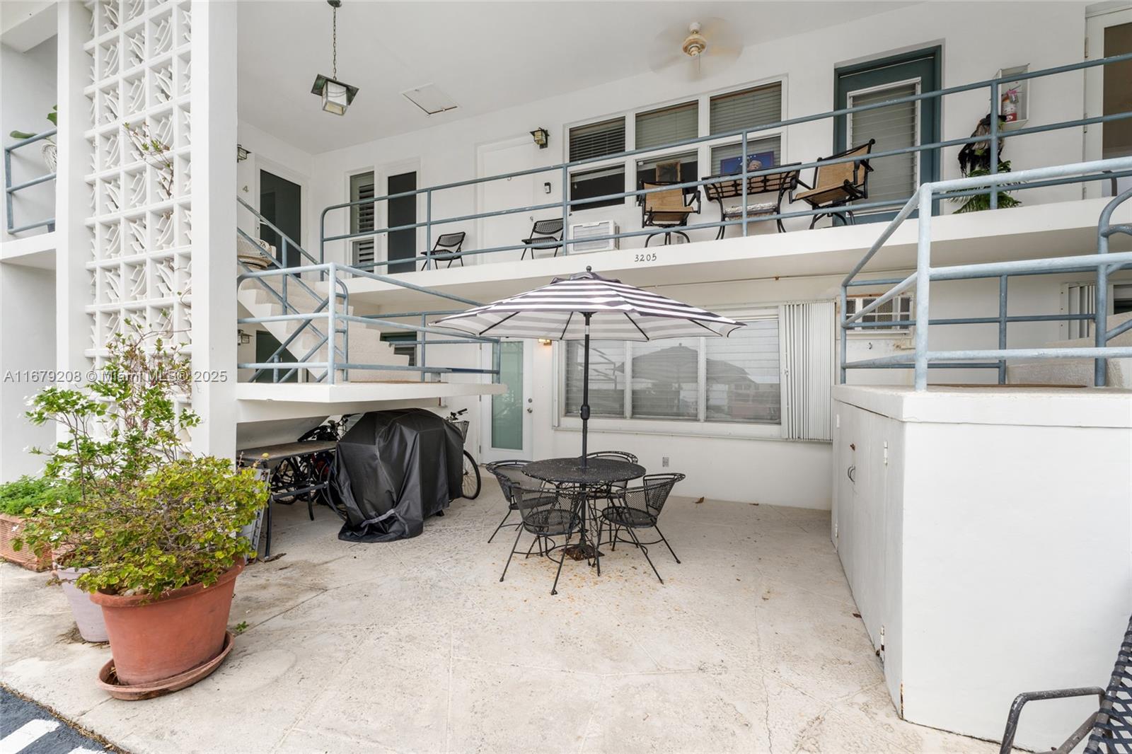 3205 Colony Club Road, Unit 2 Pompano Beach, FL 33062 - Photo 3 of 27 Gallery Image 3