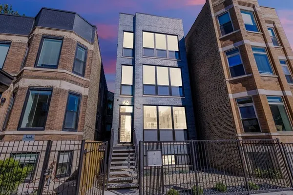 $4,500 | 2646 West Augusta Boulevard, Unit 3, Chicago, IL 60622