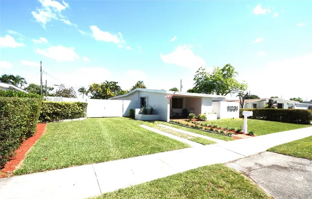 $3,950 | 11031 Southwest 43rd Street, Miami, FL 33165