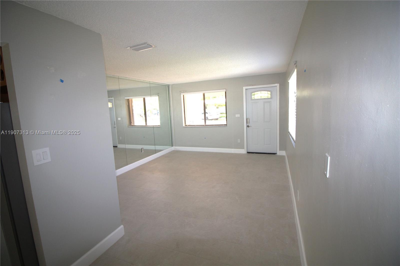 11031 Southwest 43rd Street Miami, FL 33165 - Photo 6 of 31