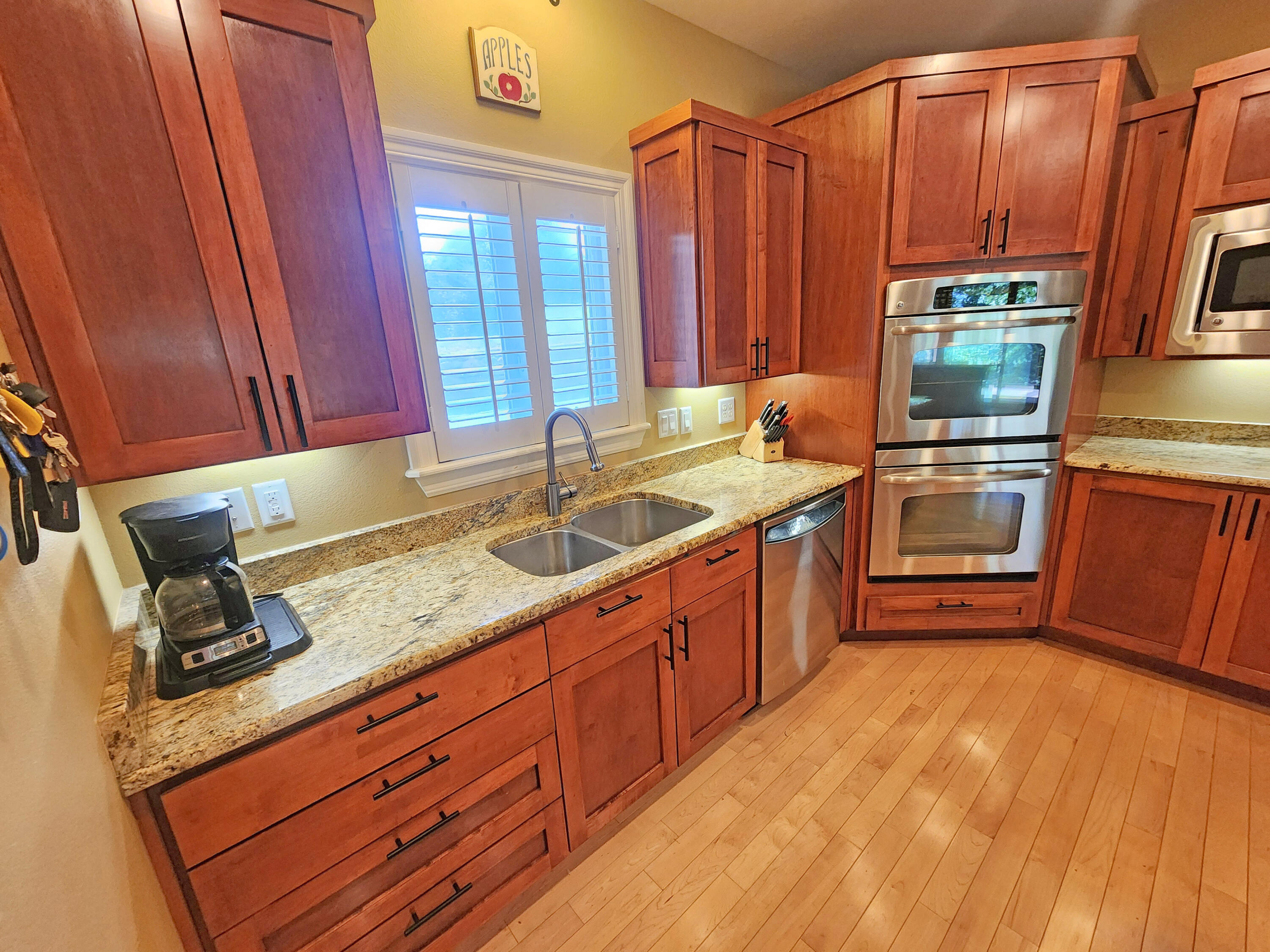 233 Sidehill Drive Ridgedale, MO 65739 - Photo 27 of 79 Kitchen