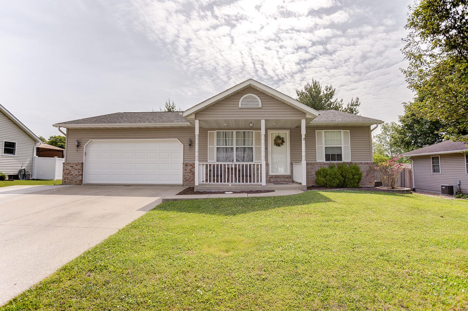 708 South Library Street Waterloo, IL 62298 - Photo 1 of 16