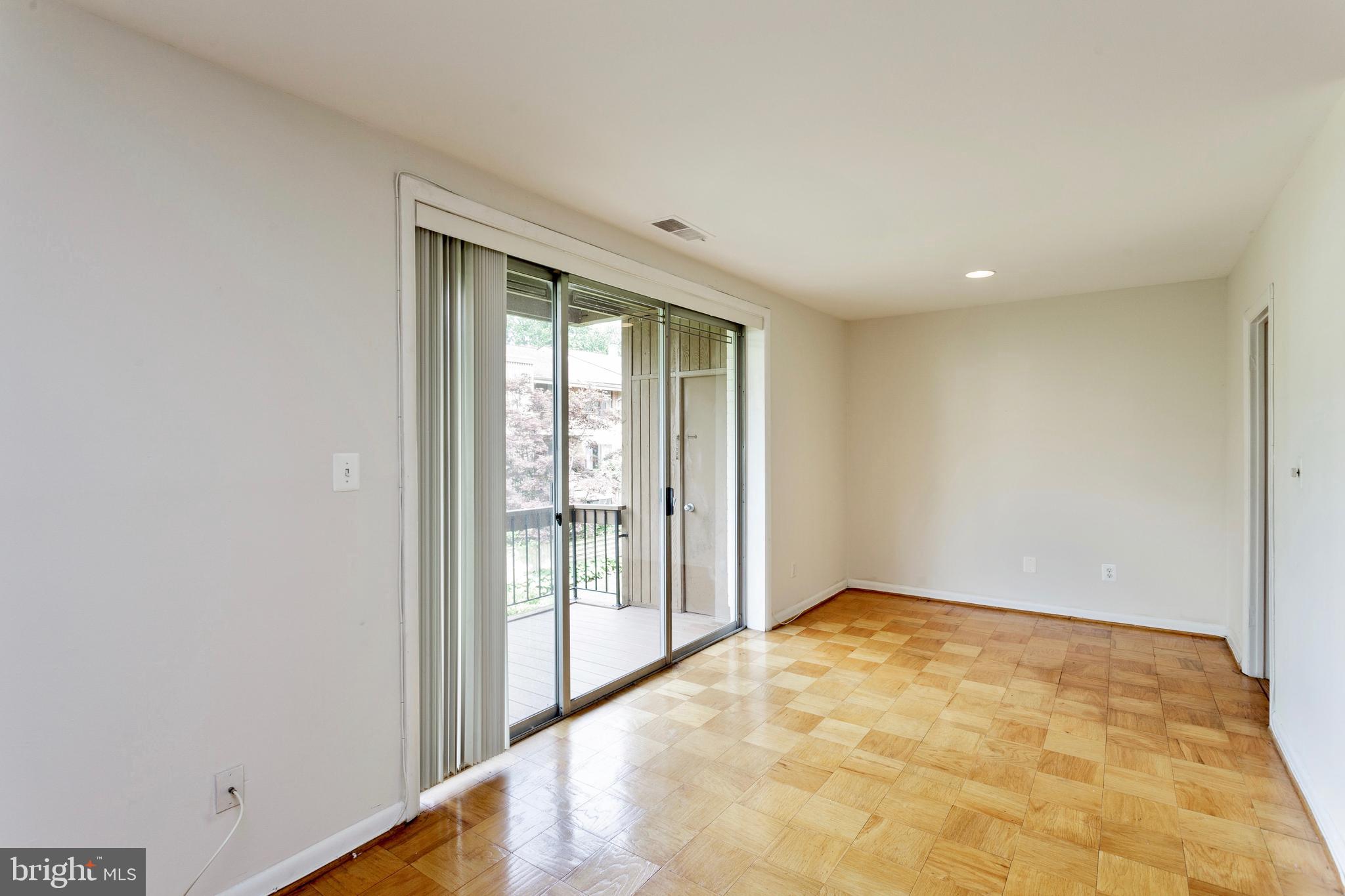 6 Cross Keys Road, Unit 6C Baltimore, MD 21210 - Photo 9 of 36 Dining Room
