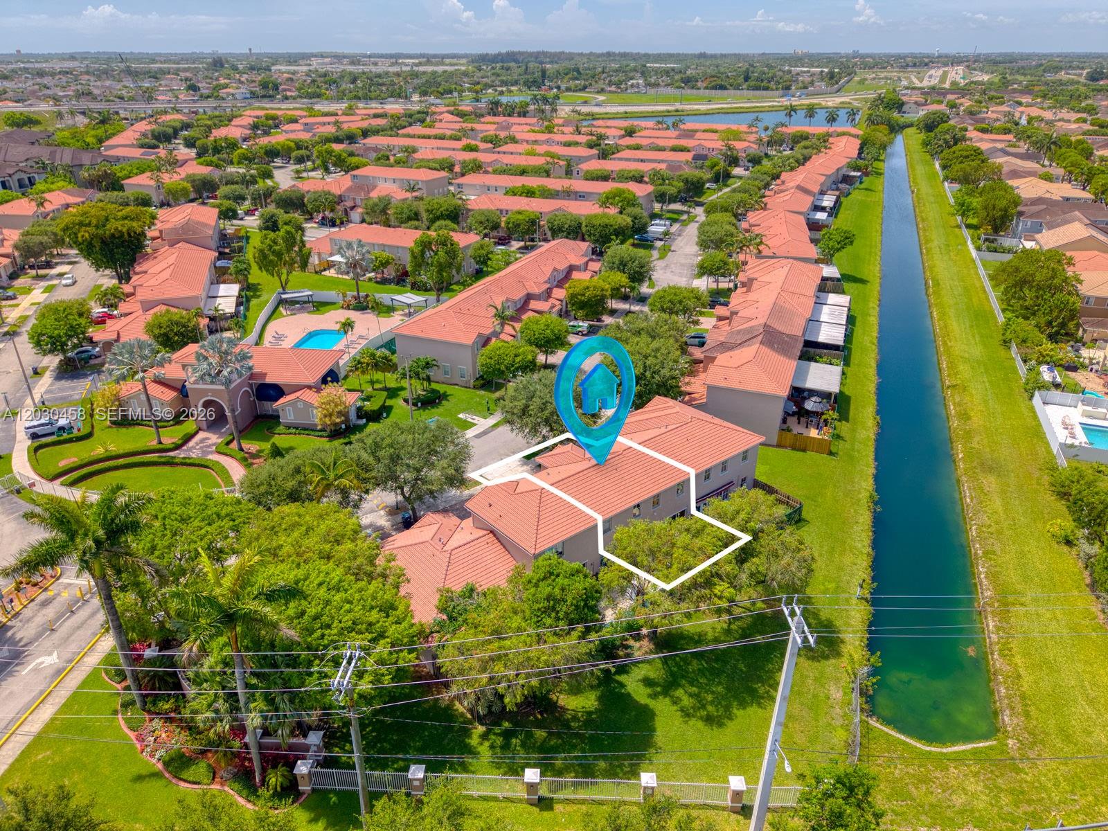 27240 Southwest 138th Path Homestead, FL 33032 - Photo 2 of 44