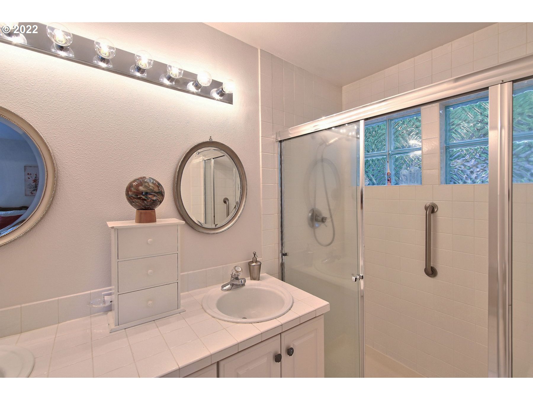 14124 Southwest Springbrook Lane Tigard, OR 97223 - Photo 18 of 32 Owner's Suite Bathroom