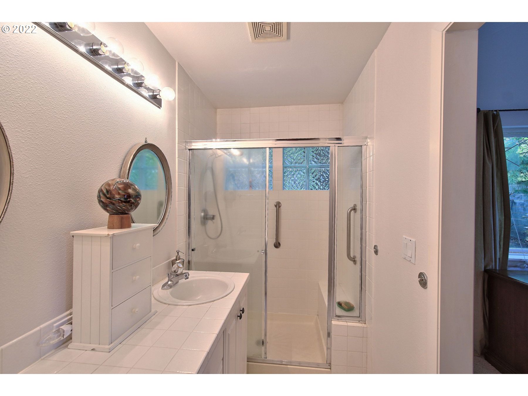 14124 Southwest Springbrook Lane Tigard, OR 97223 - Photo 19 of 32 Owner's Suite Bathroom
