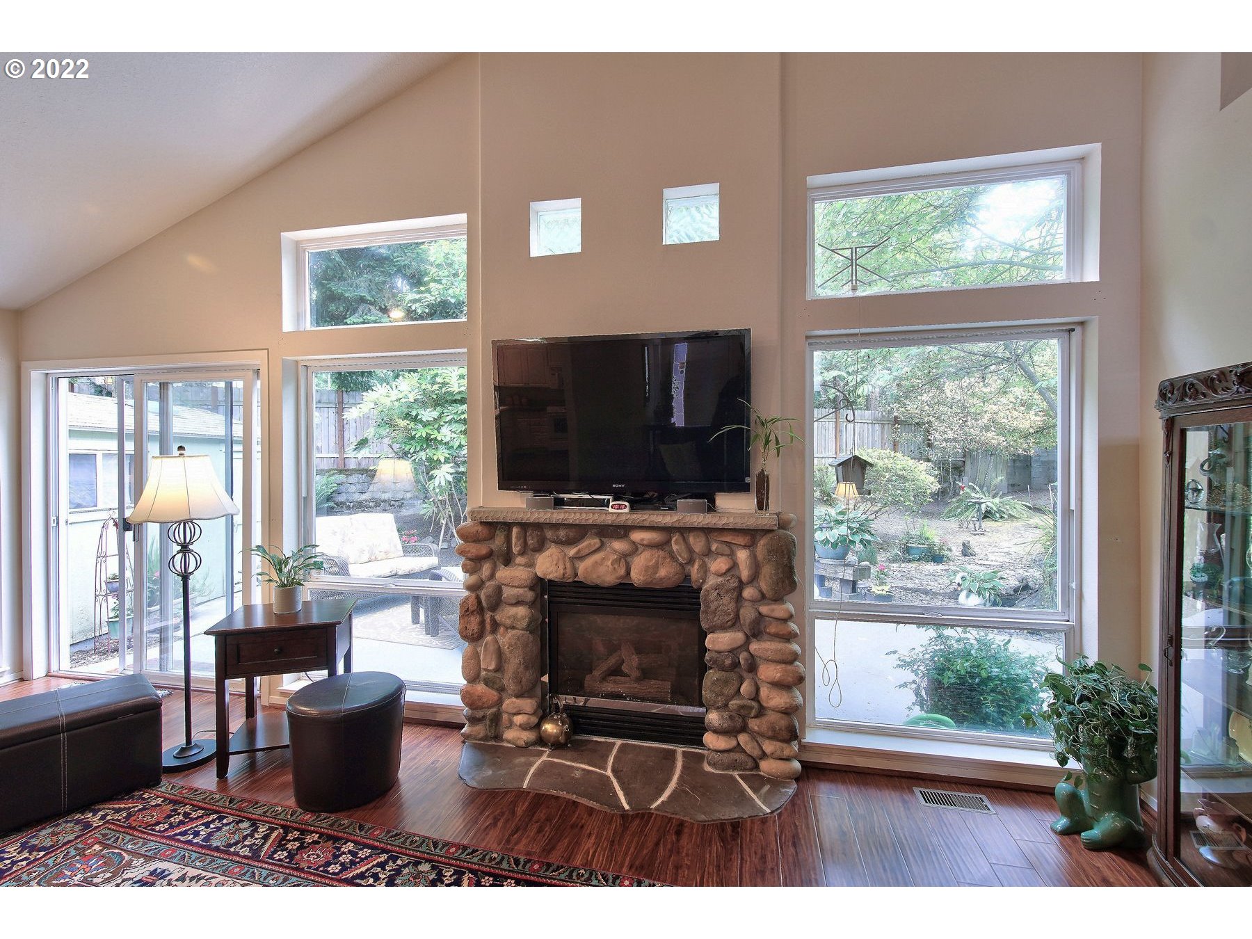 14124 Southwest Springbrook Lane Tigard, OR 97223 - Photo 6 of 32 Living Room