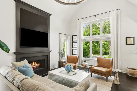 $995,000 | 716 South Highland Avenue, Barrington, IL 60010