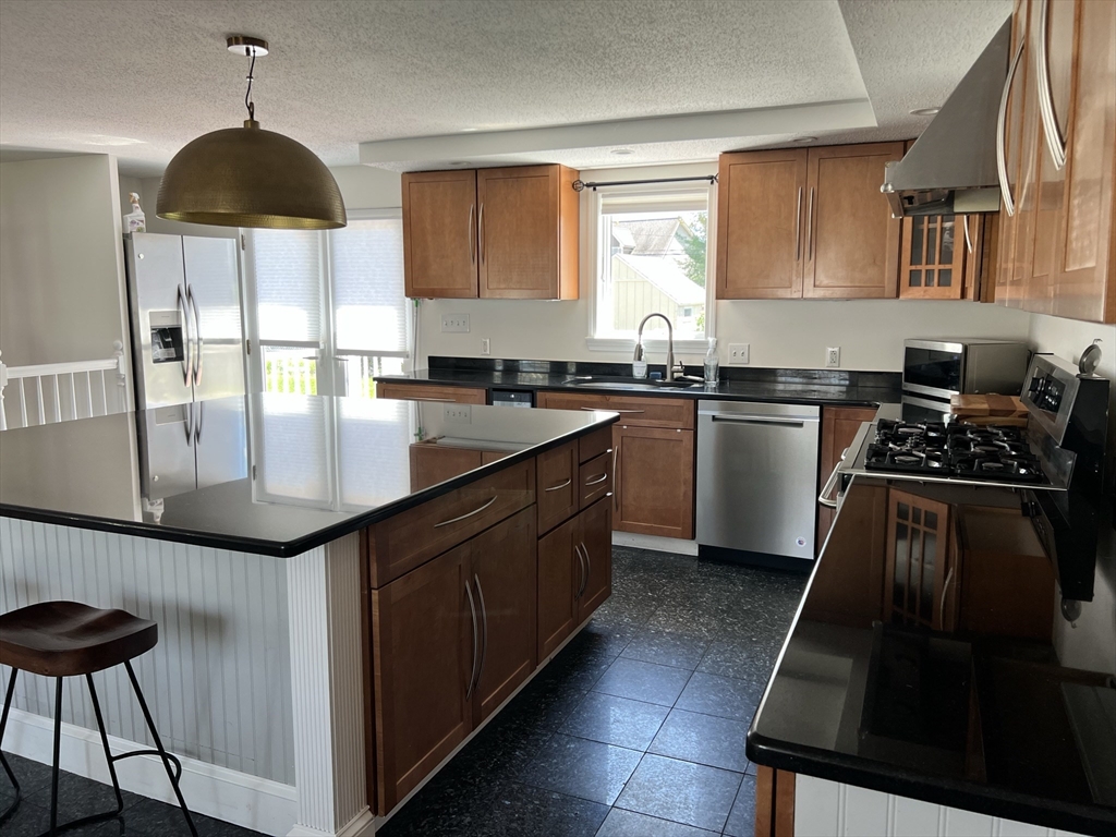 12 Gassett Road Westford, MA 01886 - Photo 19 of 38