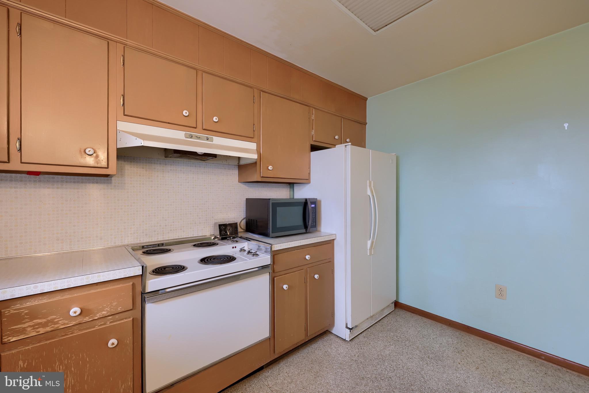 222 Robin Road Hershey, PA 17033 - Photo 13 of 38