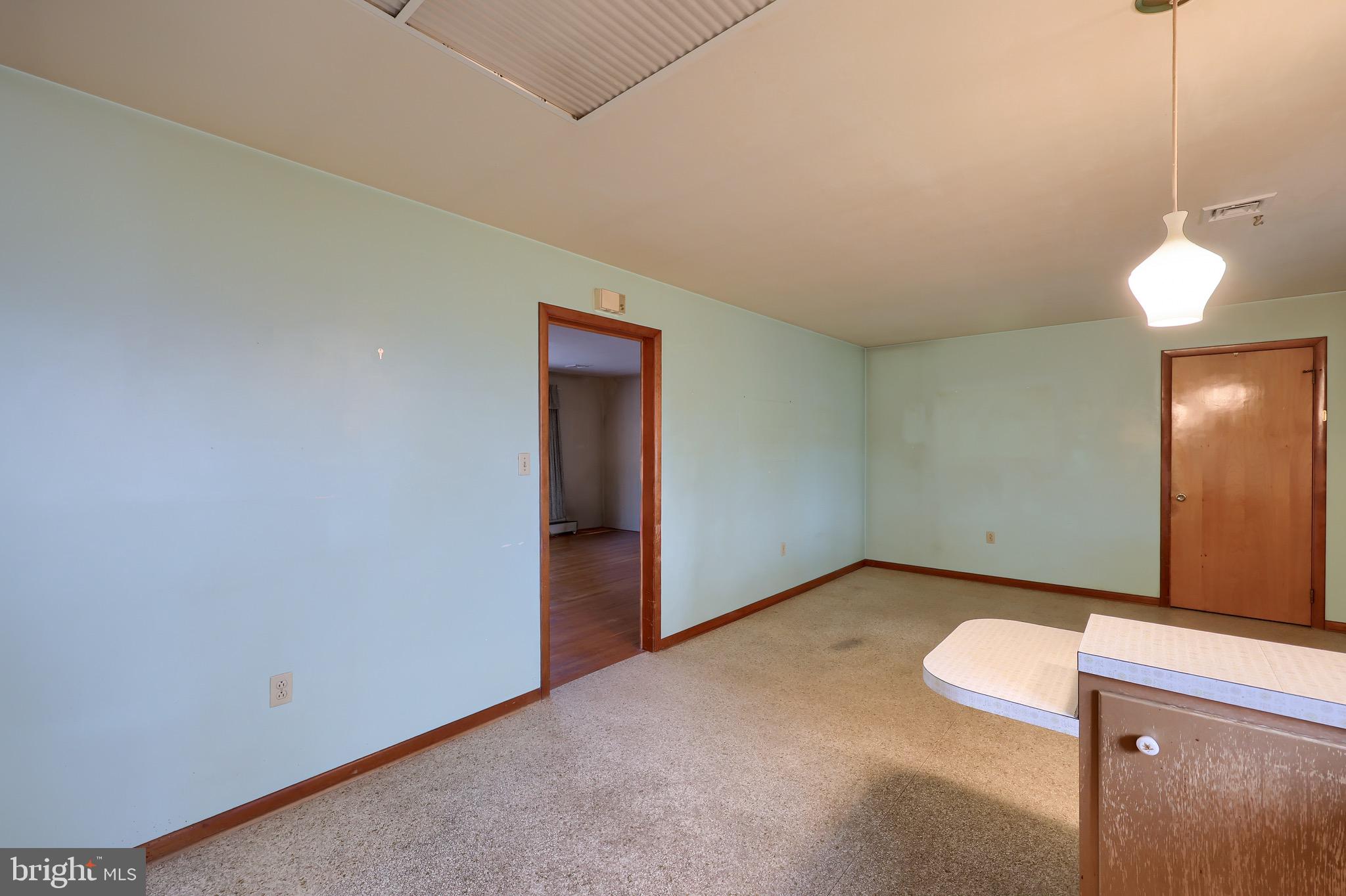 222 Robin Road Hershey, PA 17033 - Photo 15 of 38