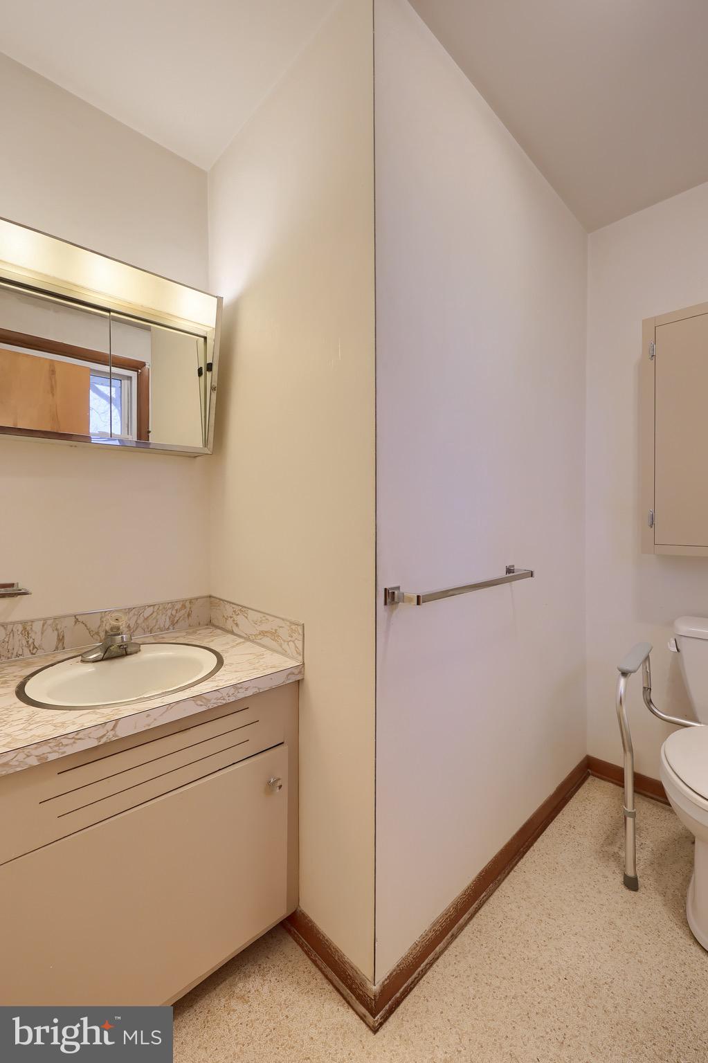 222 Robin Road Hershey, PA 17033 - Photo 23 of 38