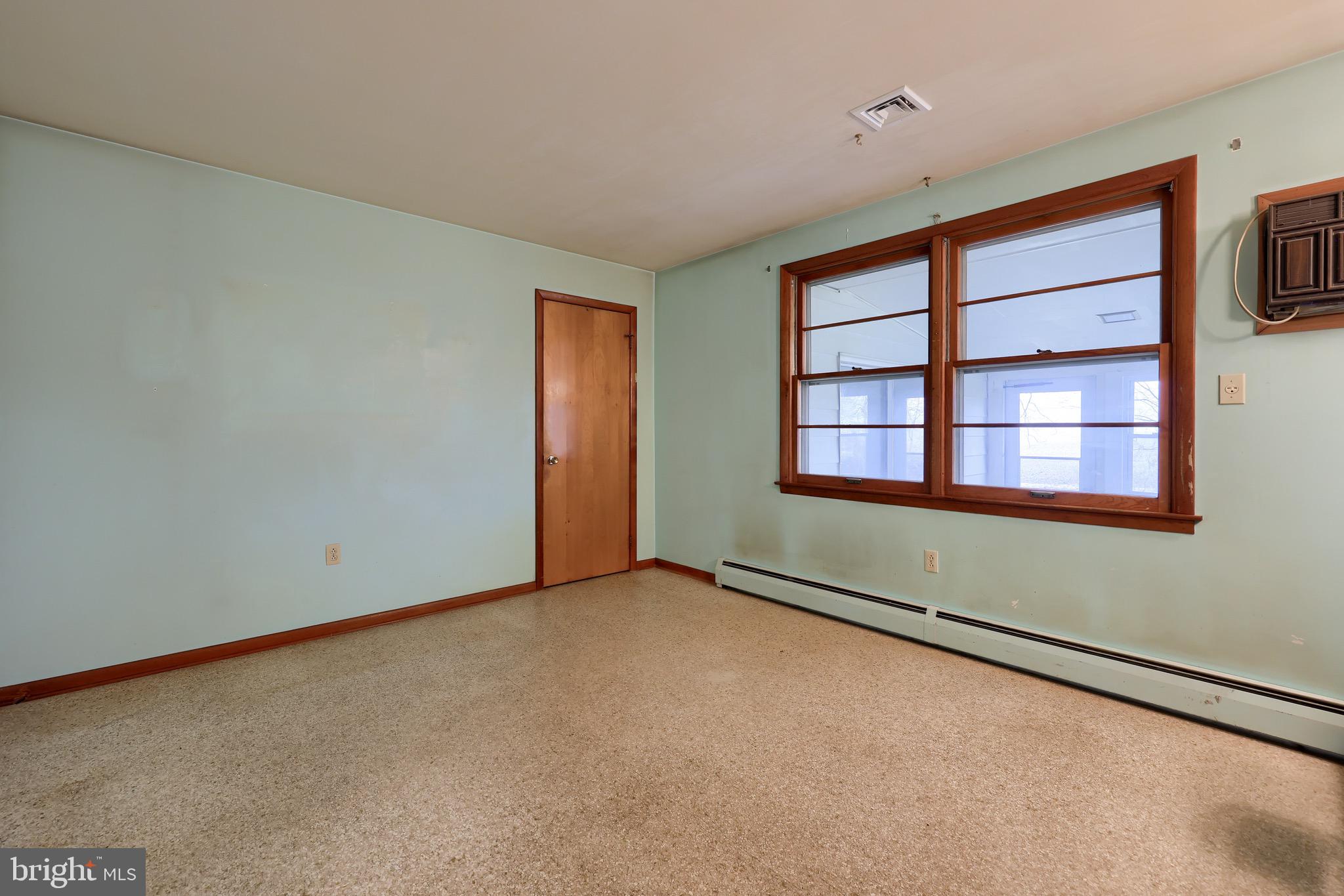 222 Robin Road Hershey, PA 17033 - Photo 7 of 38