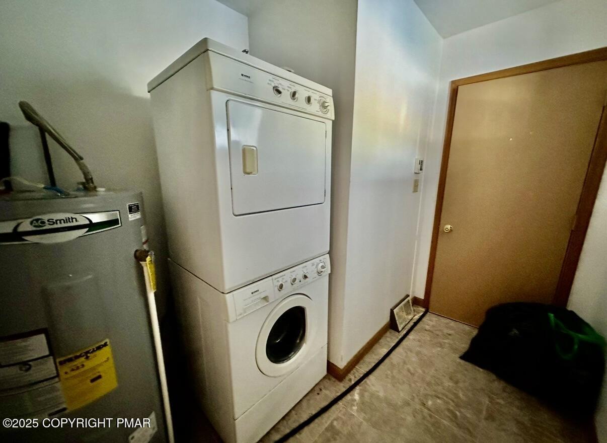 3580 High Crest Road Canadensis, PA 18325 - Photo 16 of 17 a utility room with dryer and washer