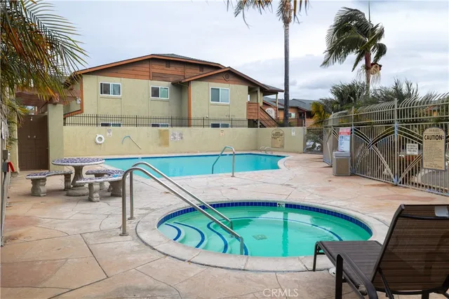 $395,900 | 517 Calle Montecito, Unit 91, Oceanside, CA 92057