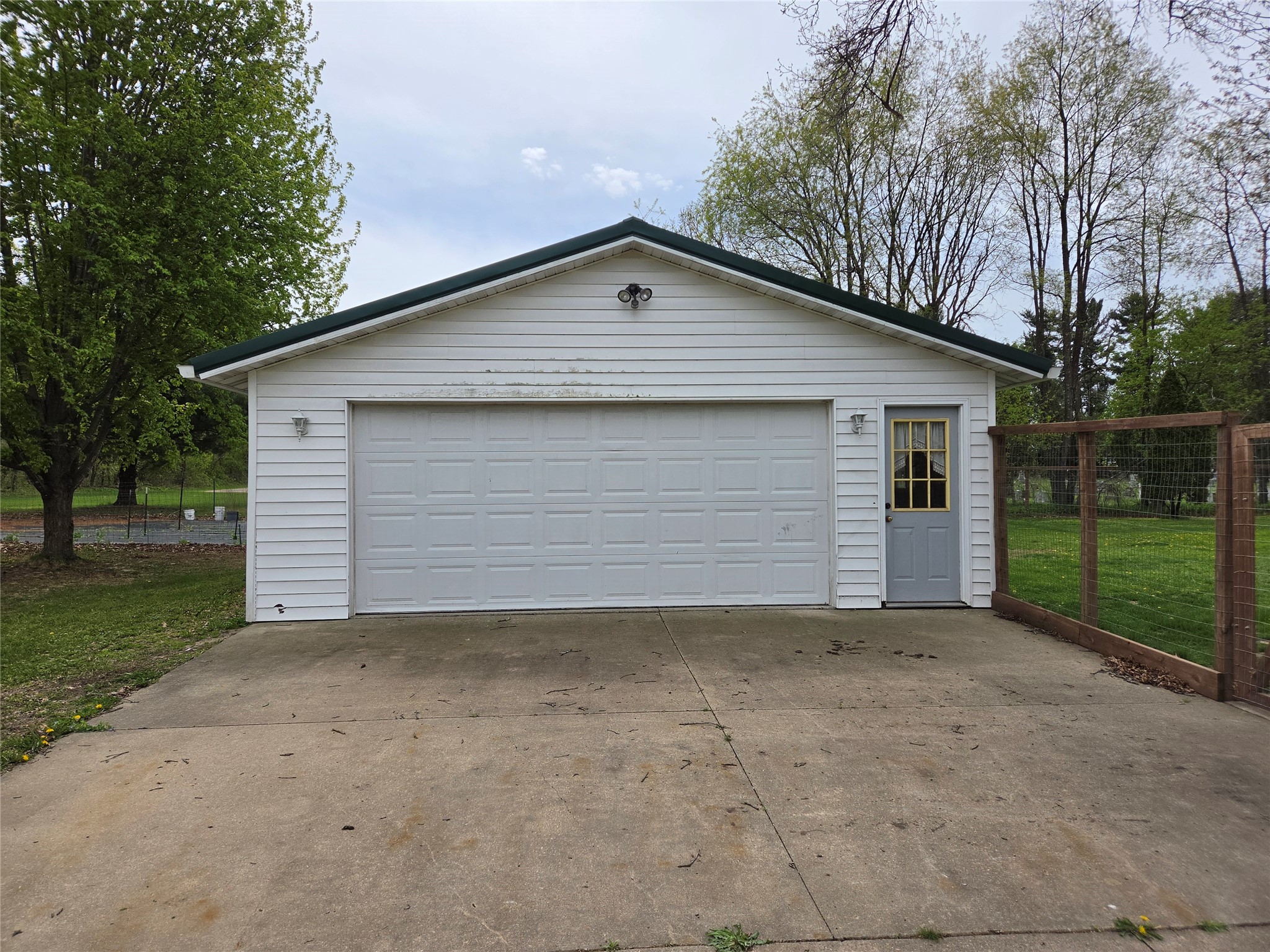 100 Locust Drive Hixton, WI 54635 - Photo 2 of 37
