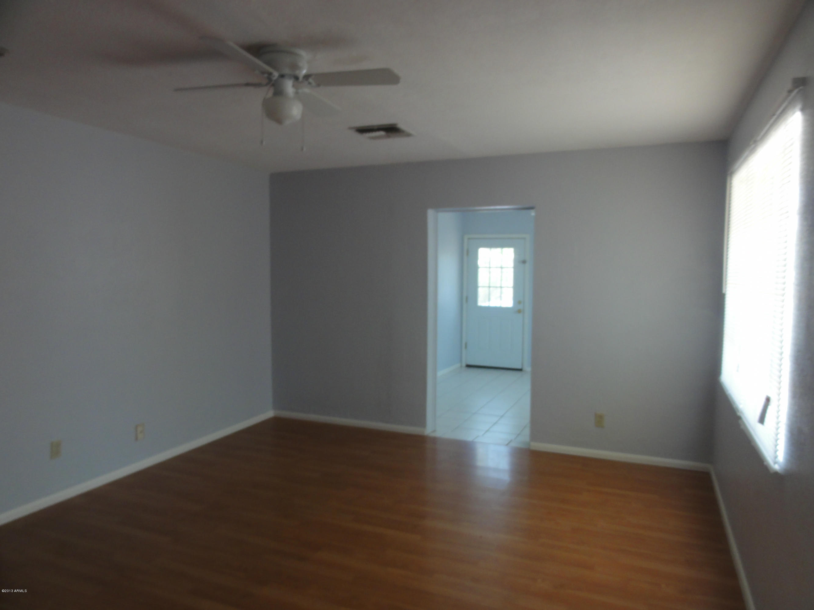 2242 West Osborn Road Phoenix, AZ 85015 - Photo 5 of 18 Living Roon
