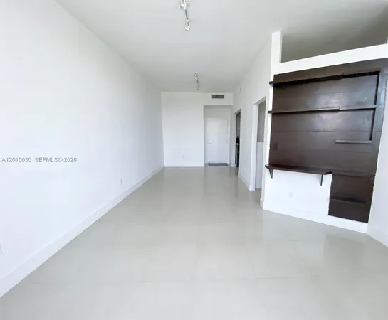 $2,450 | 2829 Indian Creek Drive, Unit 1405, Miami Beach, FL 33140