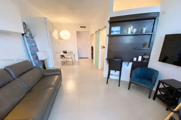 $2,450 | 2829 Indian Creek Drive, Unit 1405, Miami Beach, FL 33140