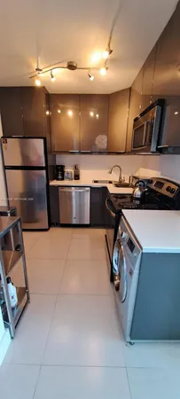 $2,450 | 2829 Indian Creek Drive, Unit 1405, Miami Beach, FL 33140