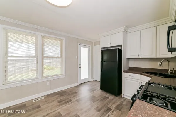 $1,805 | 127 South Fowler Circle, Clinton, TN 37716