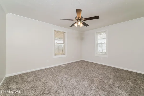 $1,805 | 127 South Fowler Circle, Clinton, TN 37716