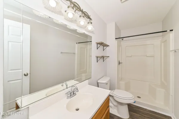 $1,805 | 127 South Fowler Circle, Clinton, TN 37716