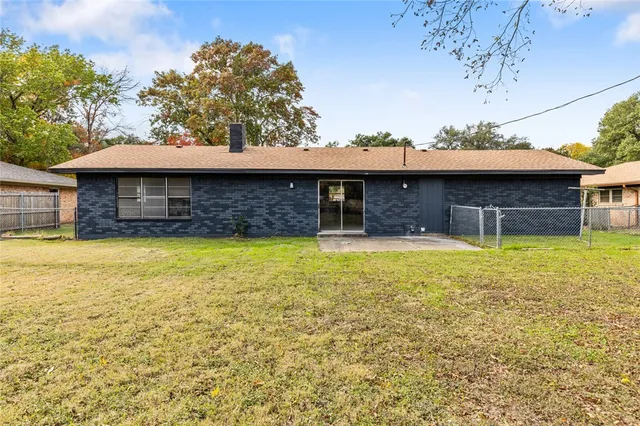 $269,000 | 433 Cranbrook Drive, Woodway, TX 76712