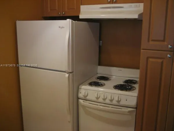 $1,800 | 10832 North Kendall Drive, Unit U6, Miami, FL 33176