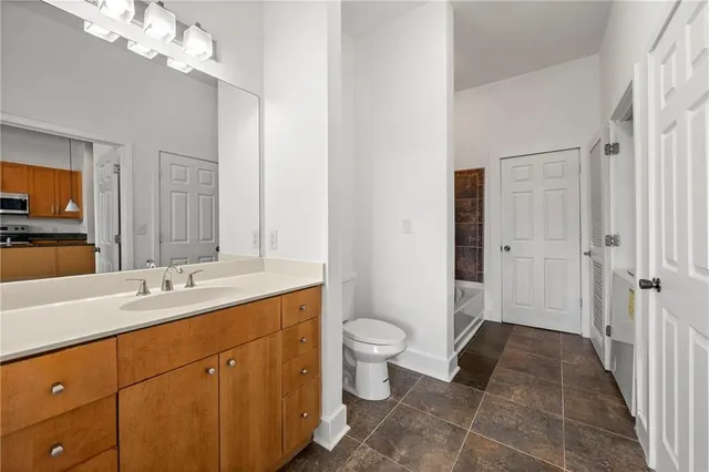 $190,000 | 425 Chapel Street Southwest, Unit 1211, Atlanta, GA 30313