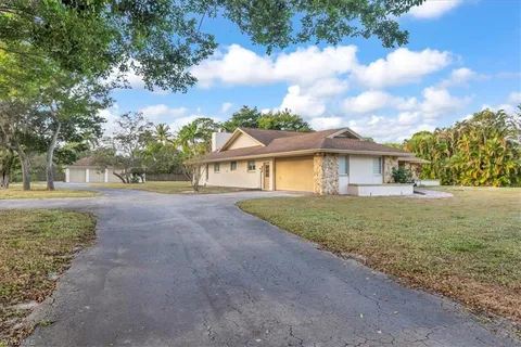 $3,395,000 | 561 Ridge Drive, Naples, FL 34108