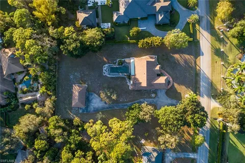 $3,395,000 | 561 Ridge Drive, Naples, FL 34108