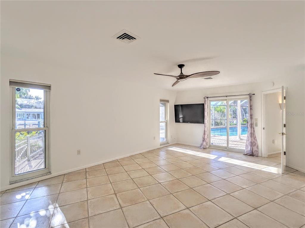 5456 Azure Way Sarasota, FL 34242 - Photo 17 of 44