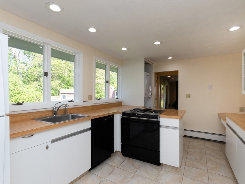 32 Wentworth Road Canton, MA 02021 - Photo 7 of 14