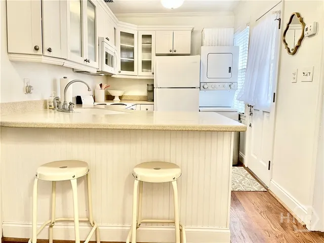 $3,200 | 215 West Taylor Street, Unit 217, Savannah, GA 31401