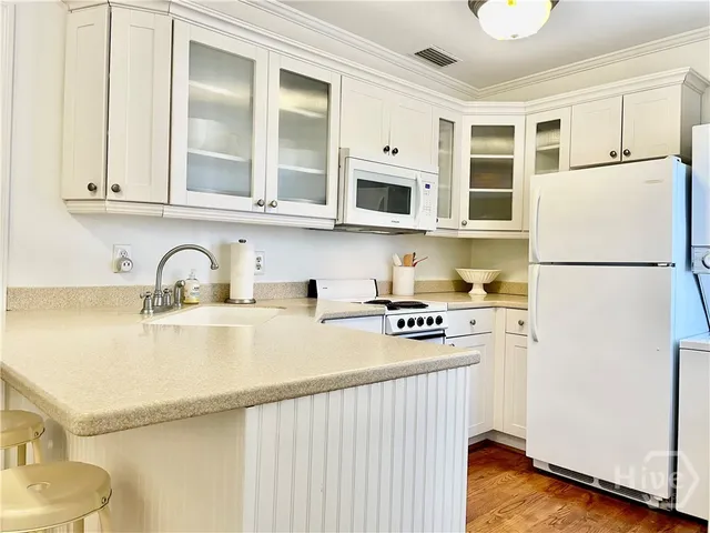 $3,200 | 215 West Taylor Street, Unit 217, Savannah, GA 31401