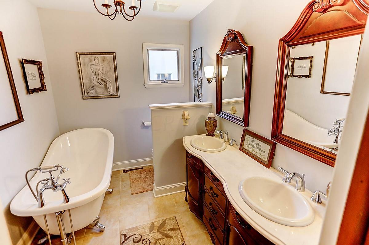 1315 Kingsgate Road Columbus, OH 43221 - Photo 35 of 52