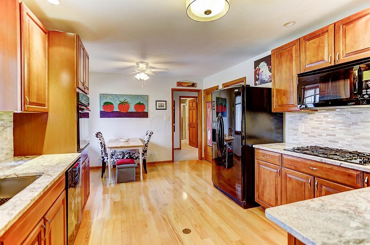 1315 Kingsgate Road Columbus, OH 43221 - Photo 8 of 52