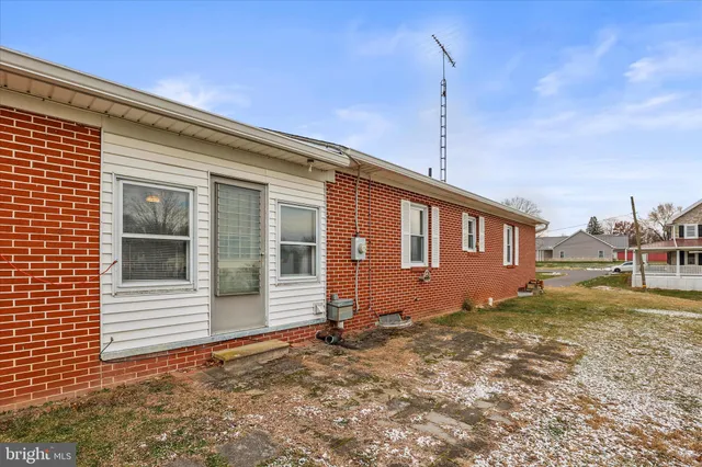 $1,600 | 1055 South Main Street, Chambersburg, PA 17201