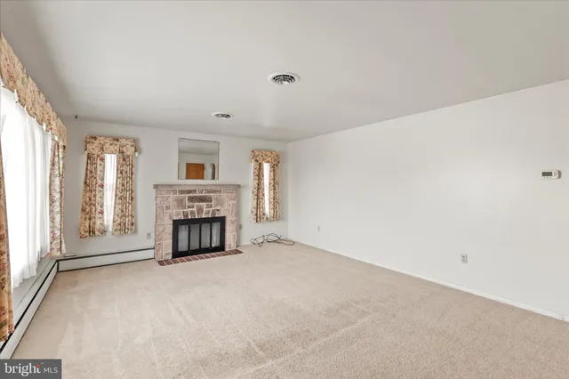 $1,600 | 1055 South Main Street, Chambersburg, PA 17201