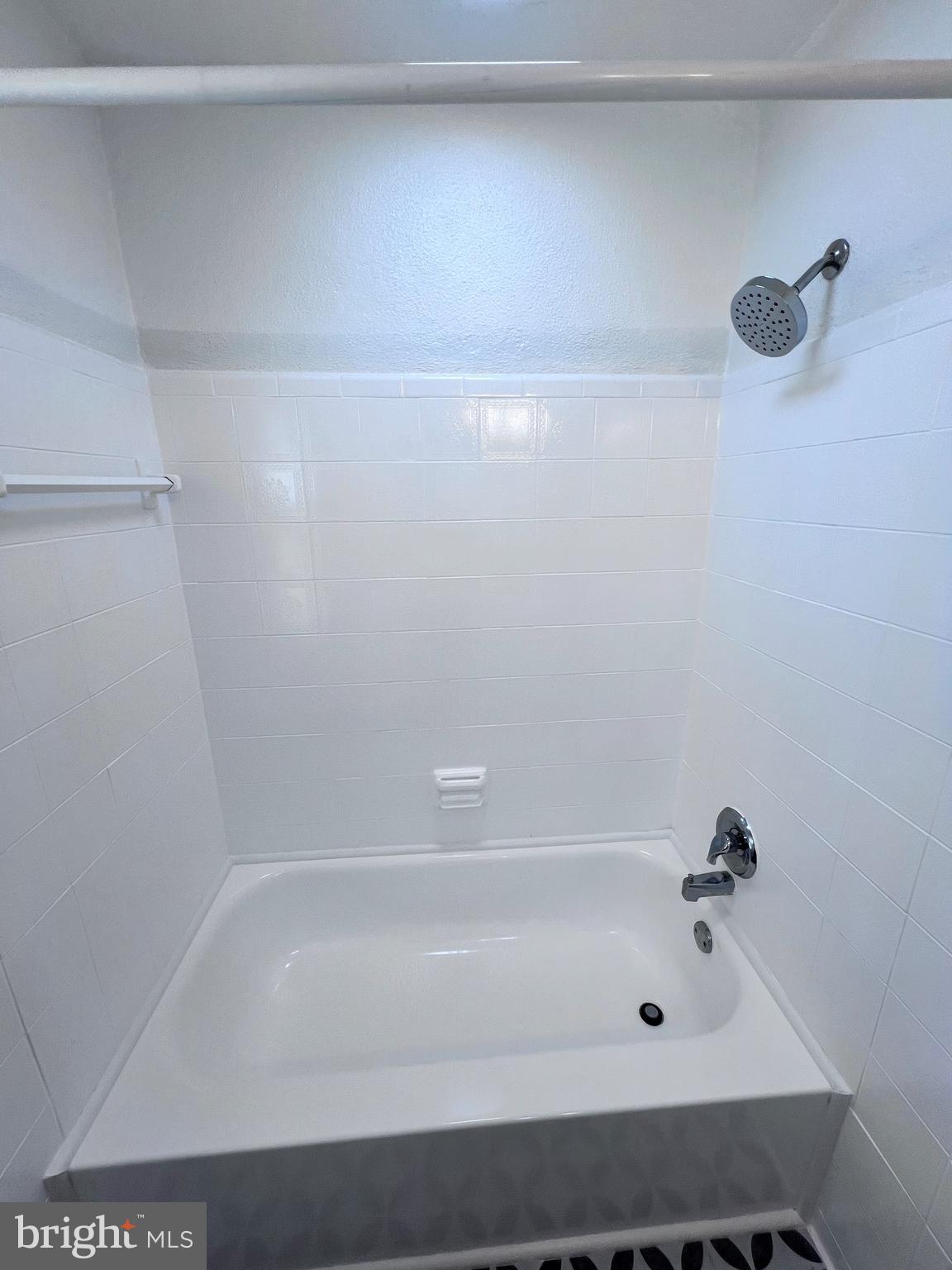 6816 Pinehurst Road Baltimore, MD 21212 - Photo 20 of 29 Upstairs Bathroom