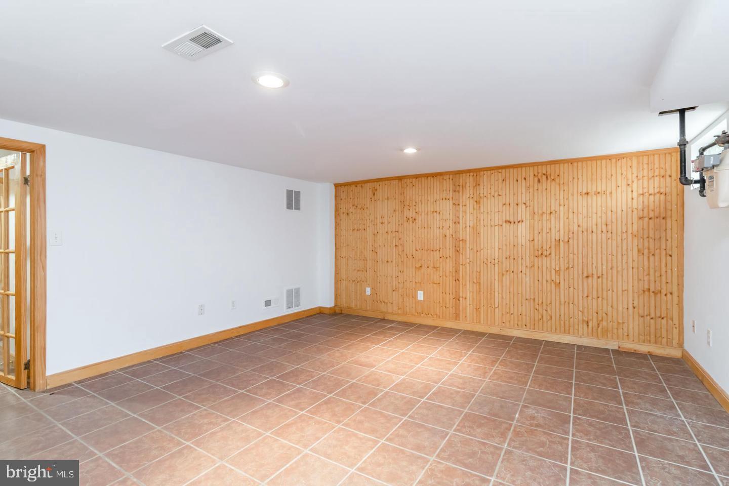 6816 Pinehurst Road Baltimore, MD 21212 - Photo 23 of 29 Basement Family Room