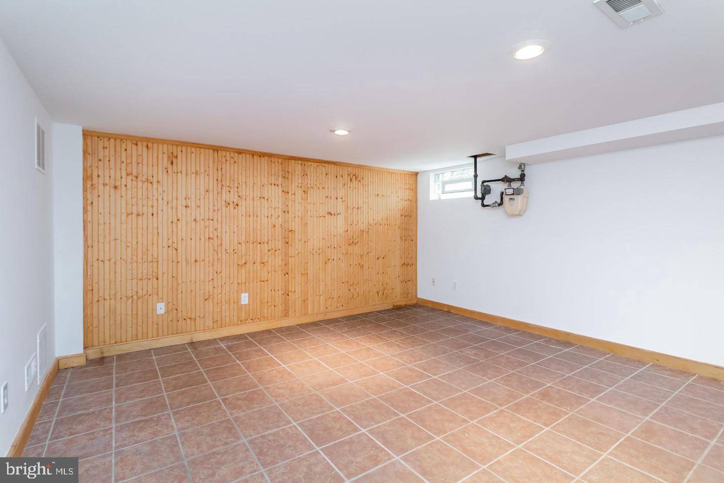 6816 Pinehurst Road Baltimore, MD 21212 - Photo 24 of 29 Basement Family Room