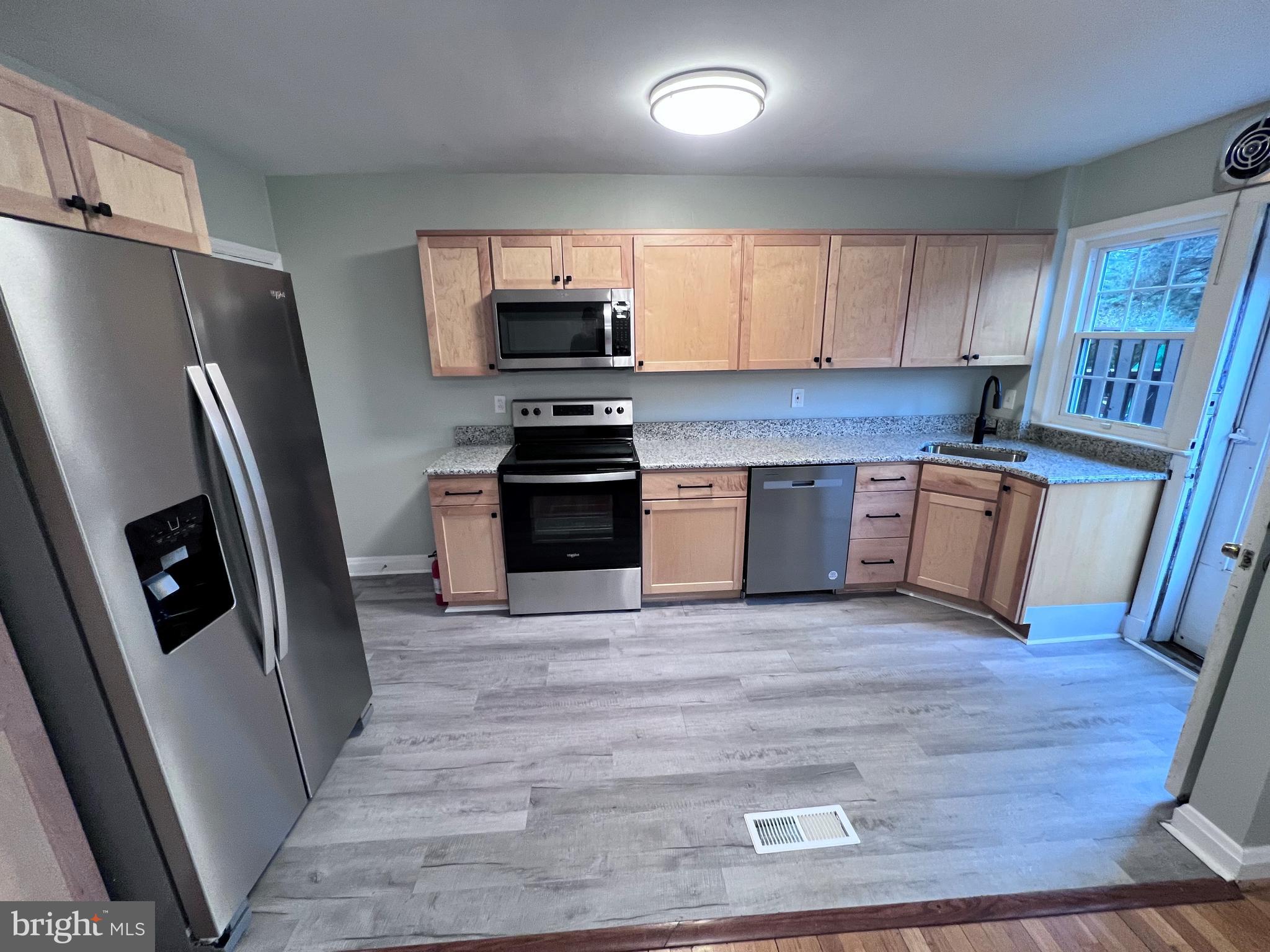 6816 Pinehurst Road Baltimore, MD 21212 - Photo 7 of 29