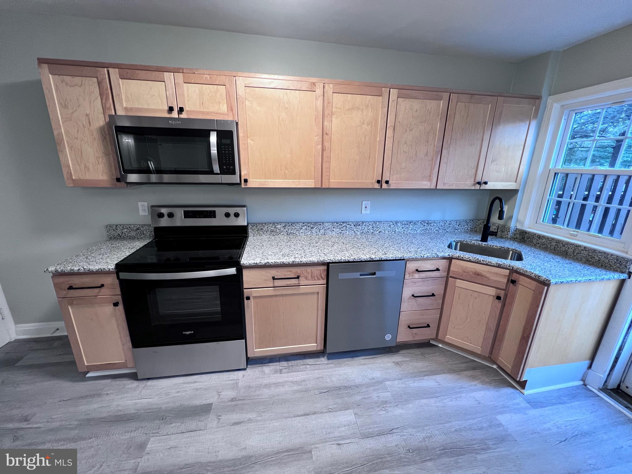 6816 Pinehurst Road Baltimore, MD 21212 - Photo 8 of 29